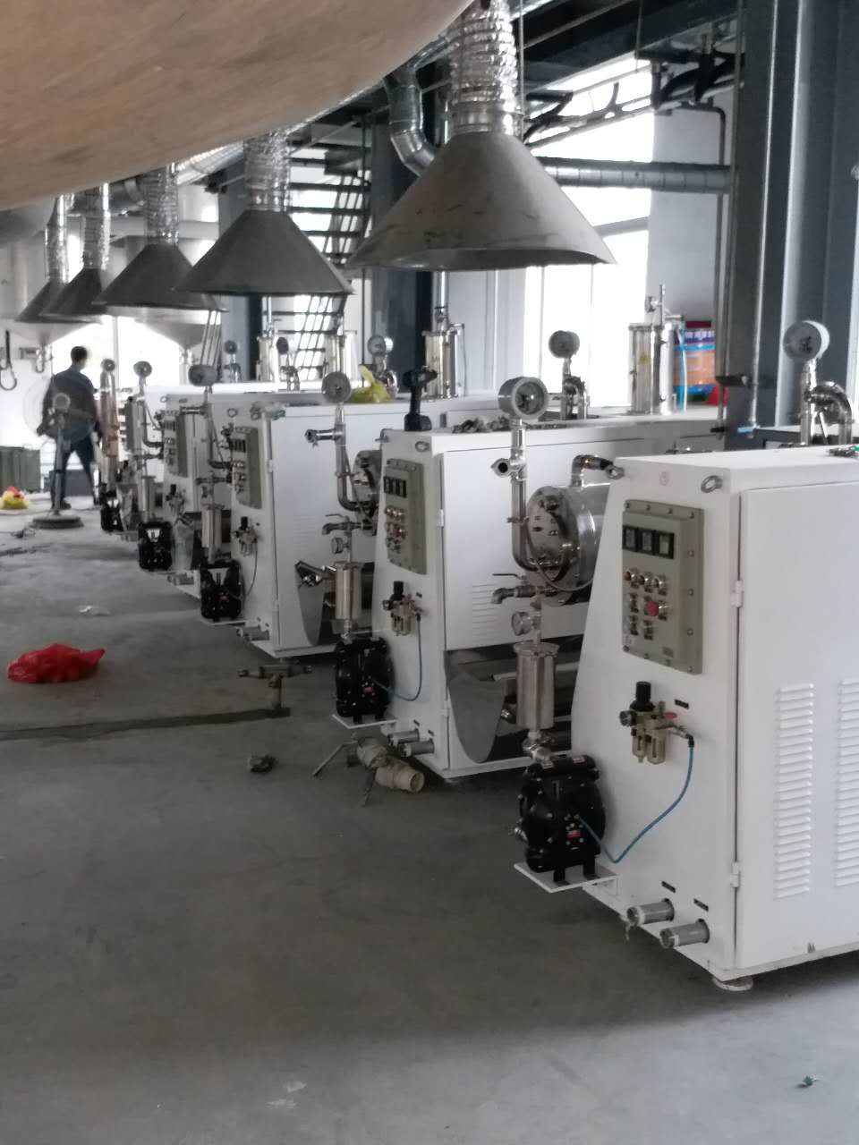 廣東韶關(guān)金屬涂料客戶訂購CDS大流量砂磨機(jī)安裝